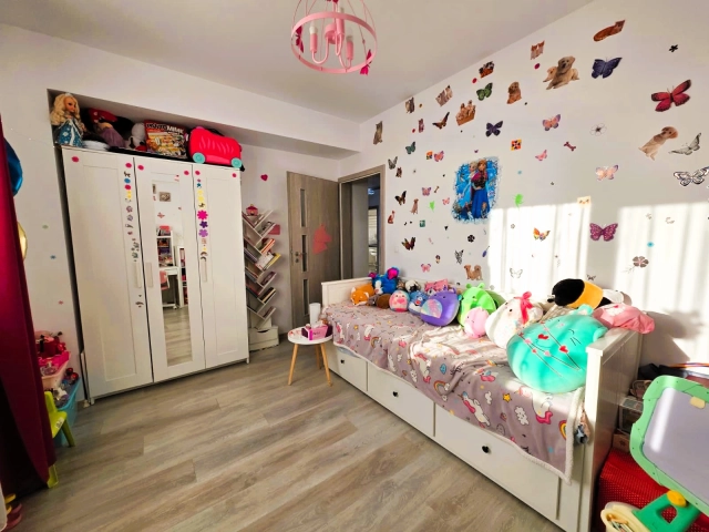 Apartament 3 camere - Podul de Fier