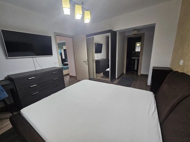 Apartament 3 camere - Tatarasi