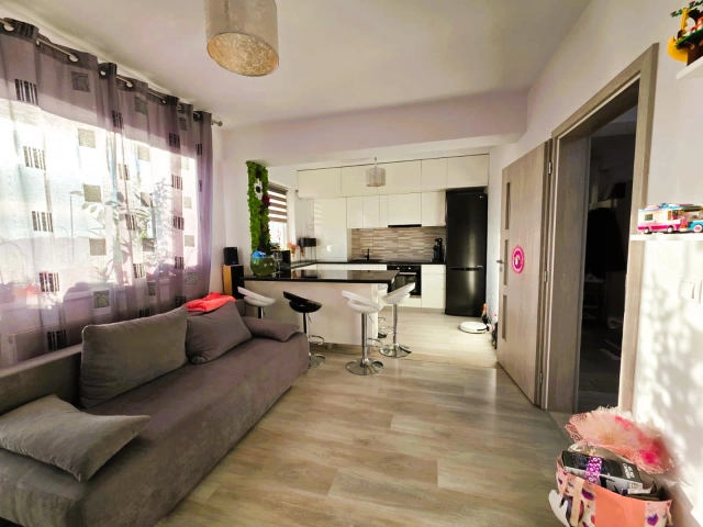 Apartament 3 camere - Podul de Fier