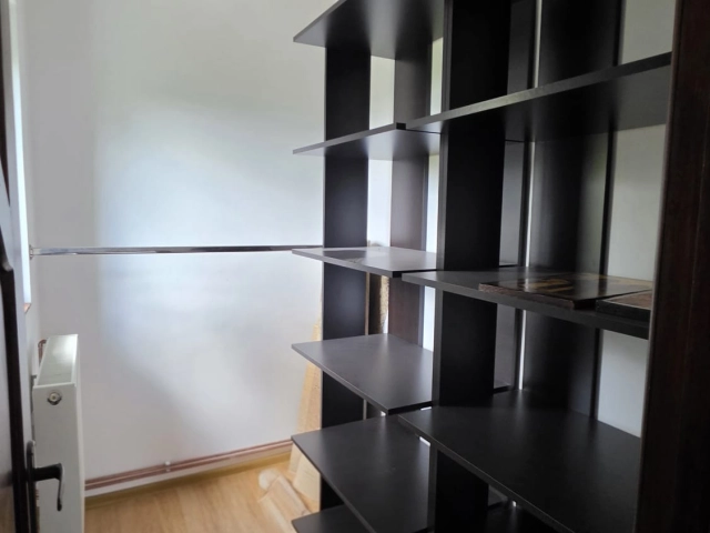Apartament 4 camere - Tatarasi