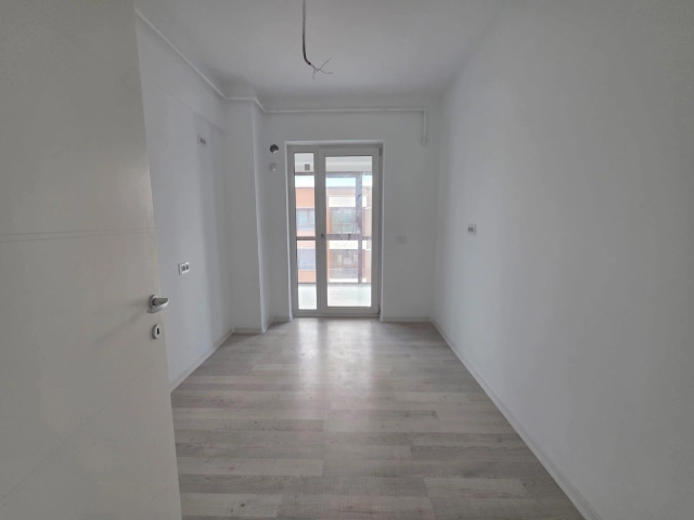 Apartament 2 camere - Podul de Fier