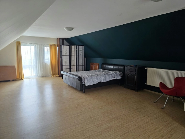 Apartament 4 camere - Tatarasi
